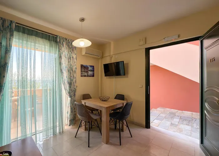 Molly 155 - Blue Private Homes